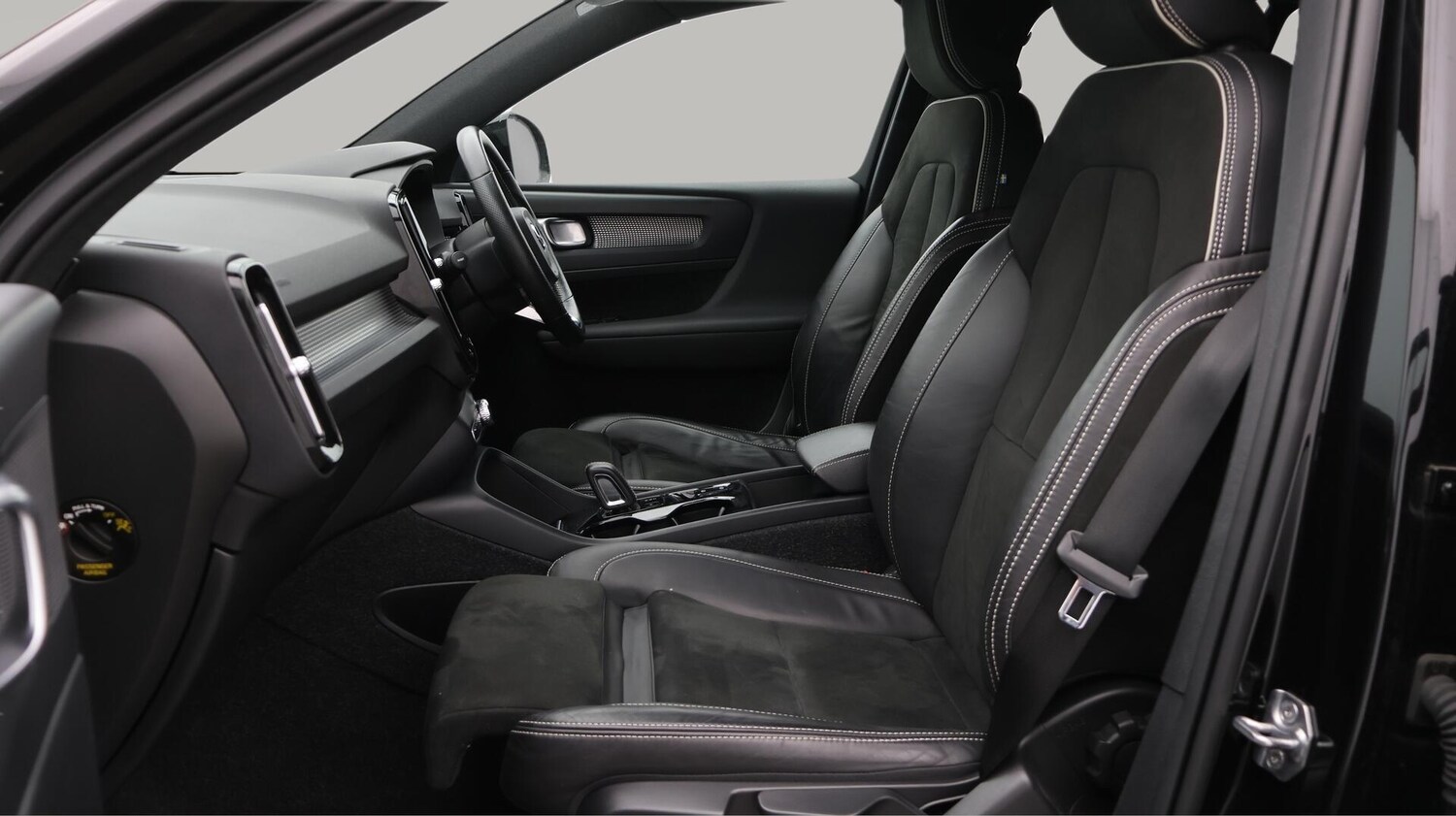 Used Volvo XC40 2021 for sale - 76765671: Photo 15