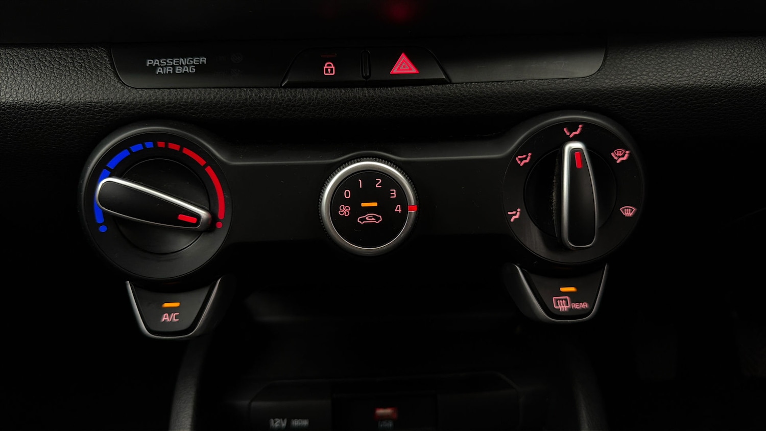 Used Kia Stonic for sale - 78163747: Photo 11