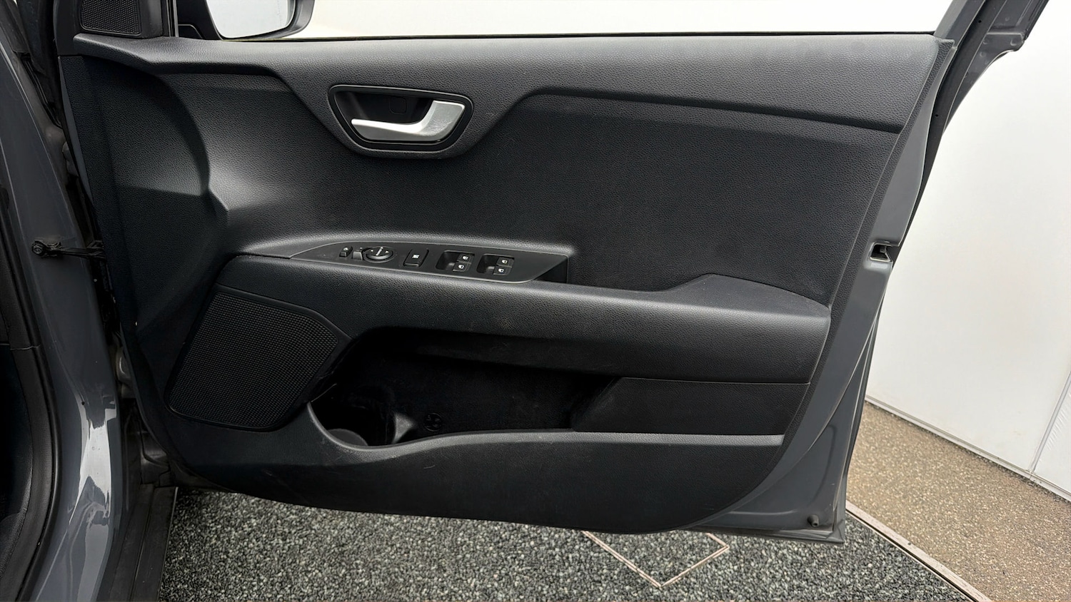 Used Kia Stonic for sale - 78163747: Photo 14