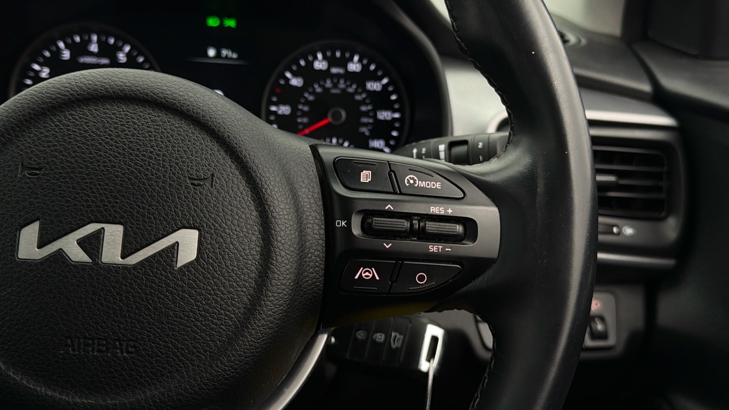 Used Kia Stonic for sale - 78163747: Photo 24