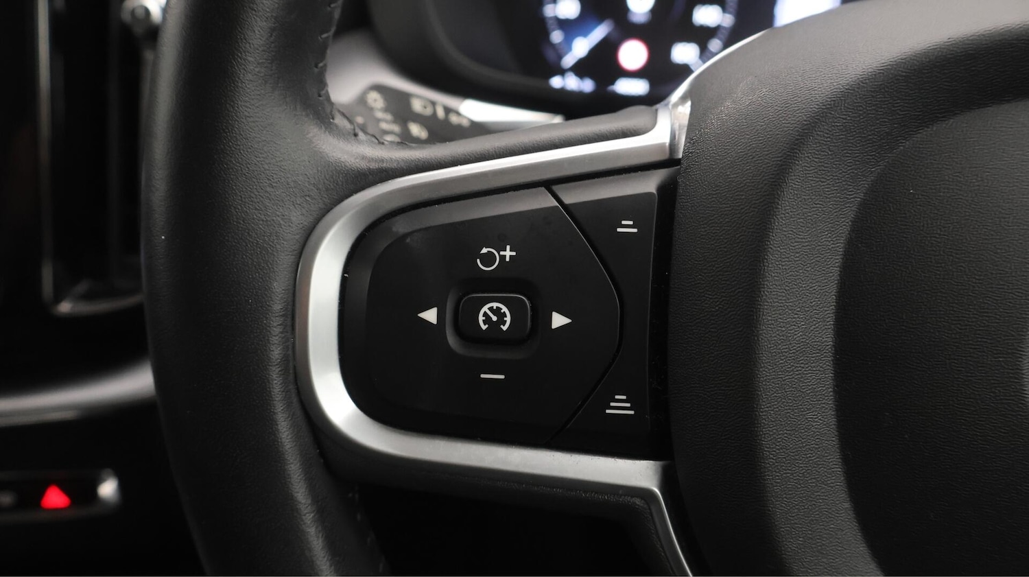 Used Volvo XC60 2020 for sale - 76370572: Photo 24