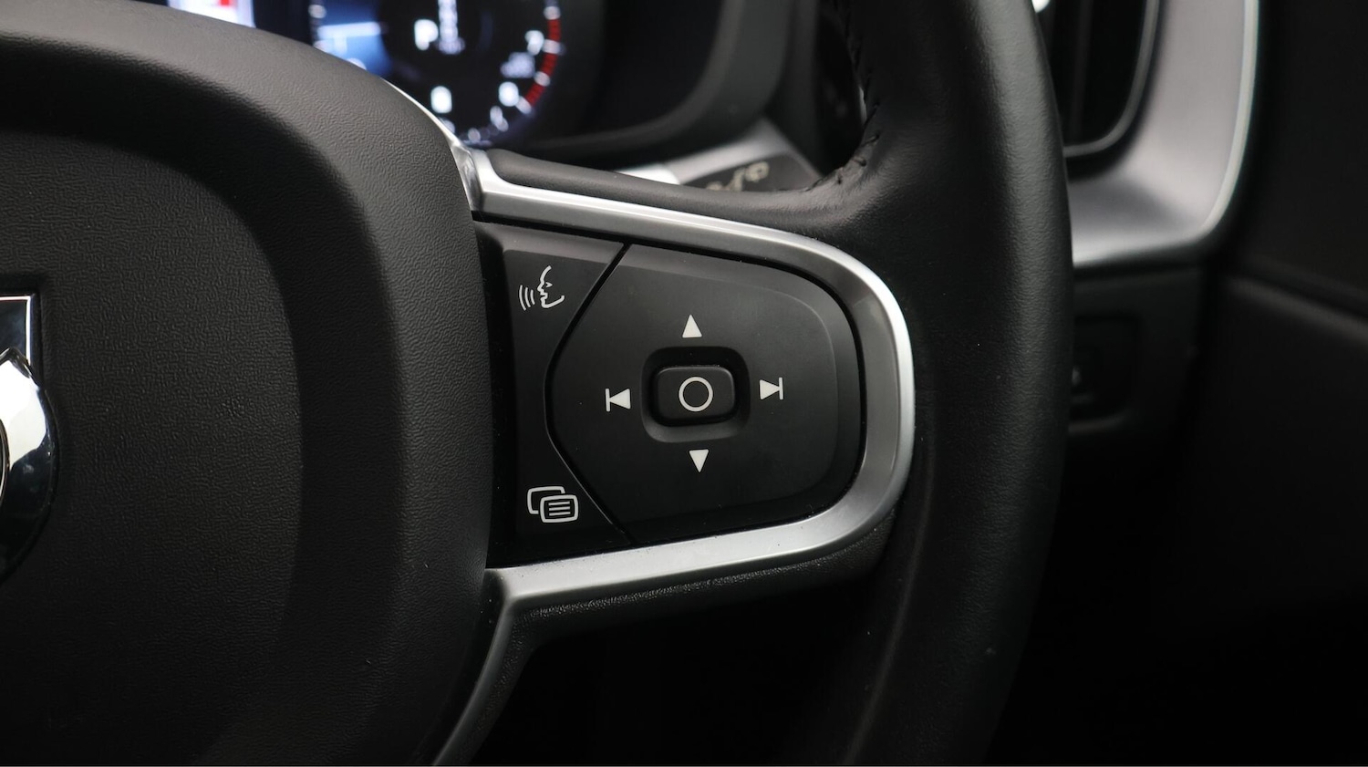 Used Volvo XC60 2020 for sale - 76370572: Photo 25