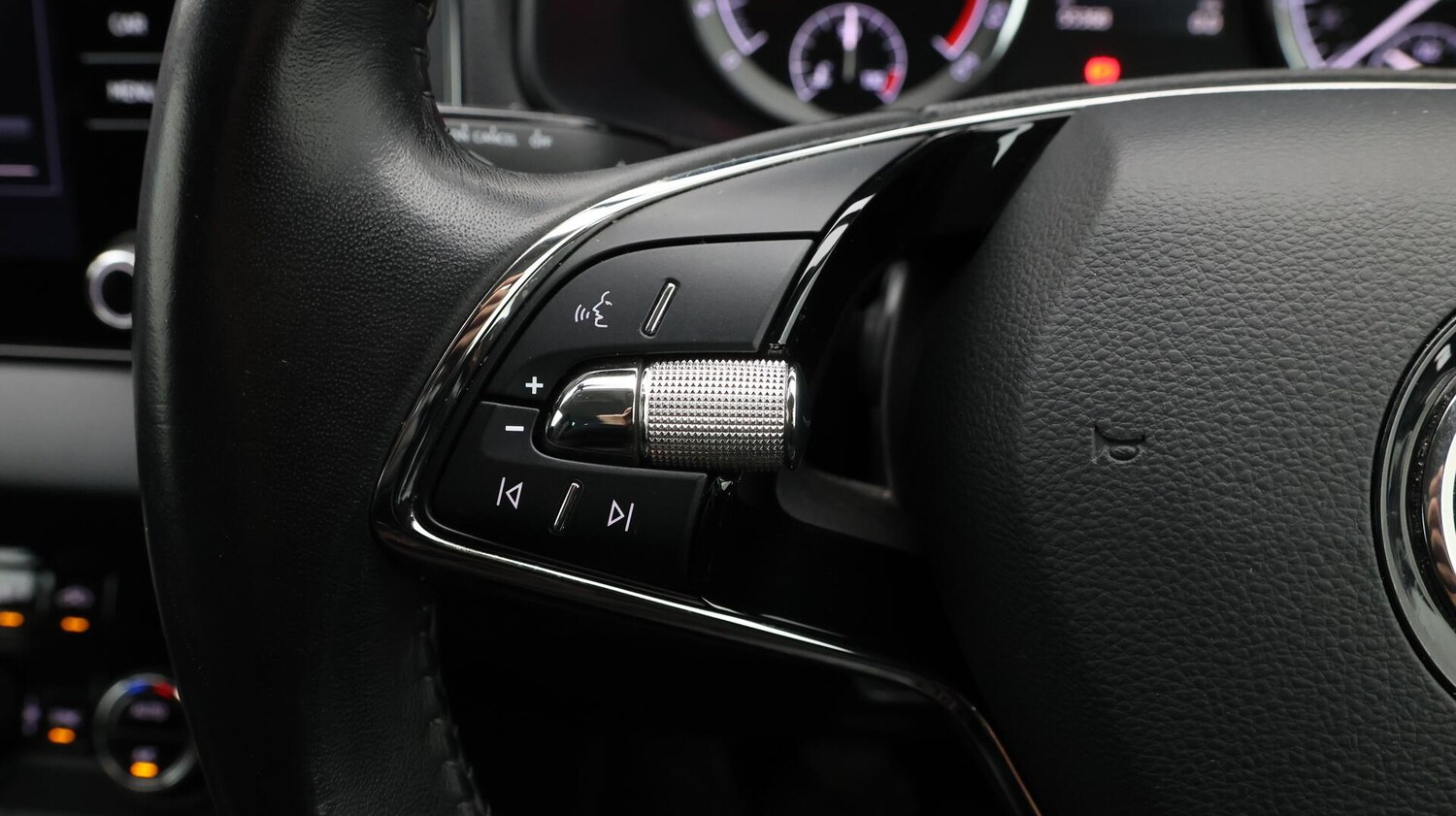 Used Skoda Karoq 2020 for sale - 76634230: Photo 24