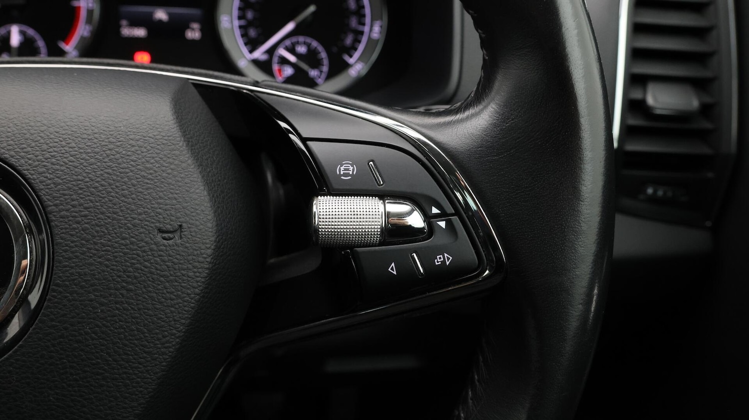 Used Skoda Karoq 2020 for sale - 76634230: Photo 25