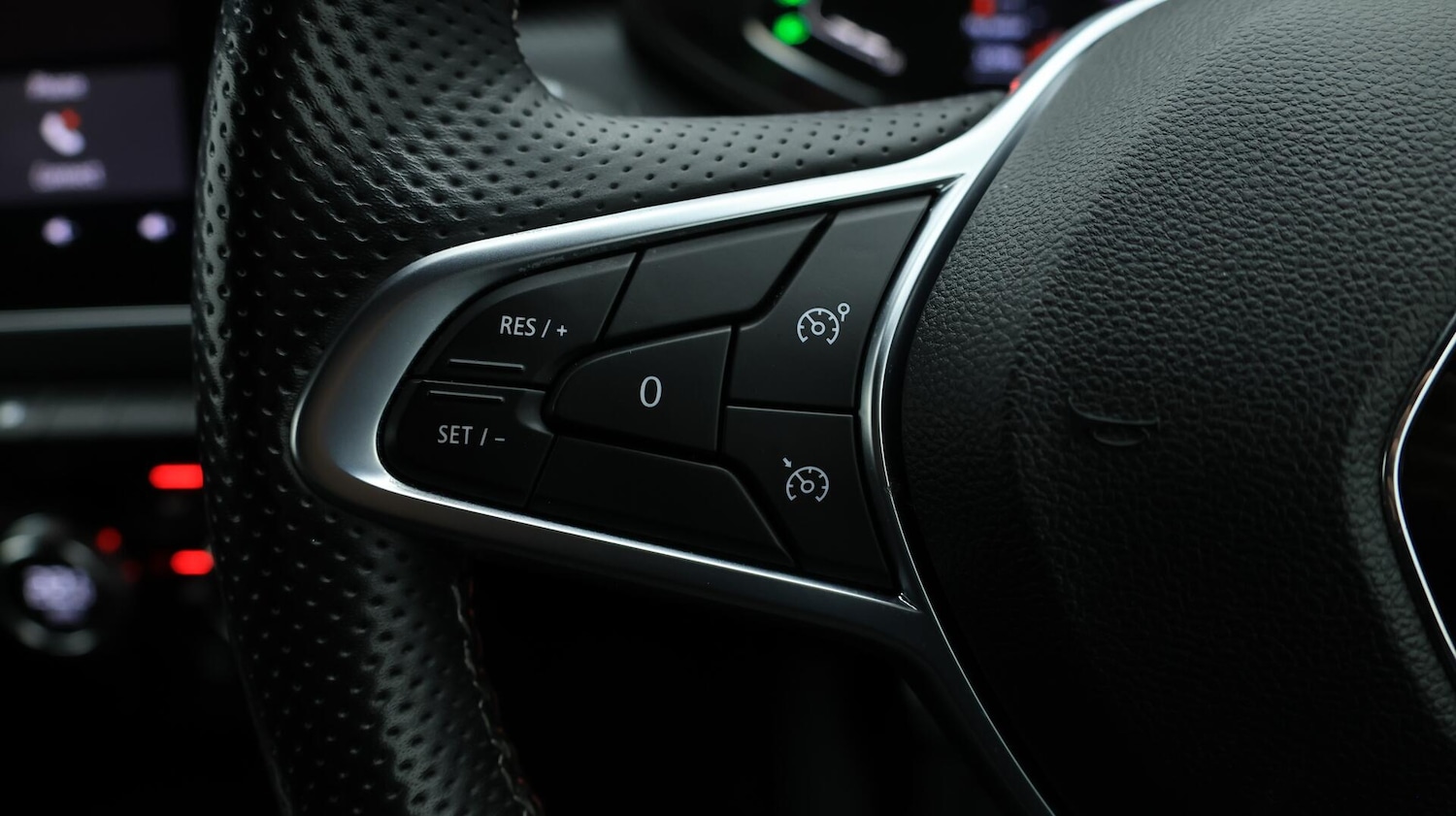 Used Renault Clio 2021 for sale - 76122209: Photo 24