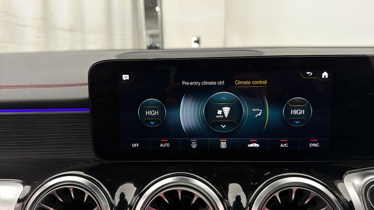 Used Mercedes-Benz EQB 2023 for sale - 77989450: Photo 11