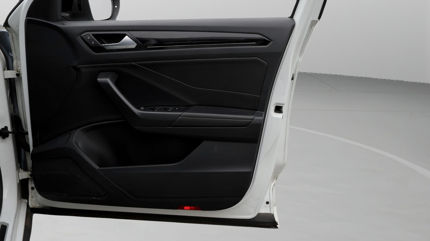 Used Volkswagen T-Roc for sale - 77749684: Photo 15