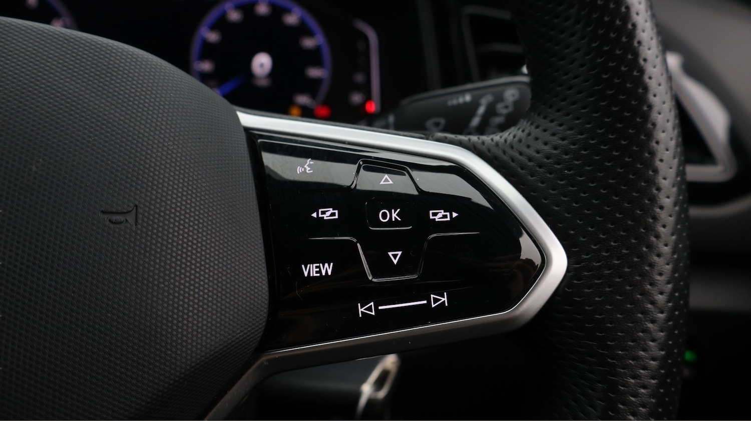 Used Volkswagen T-Roc for sale - 77749684: Photo 24