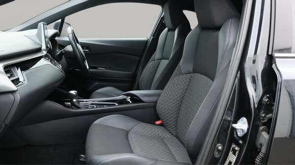 Used Toyota C-HR 2022 for sale - 76240178: Photo 15