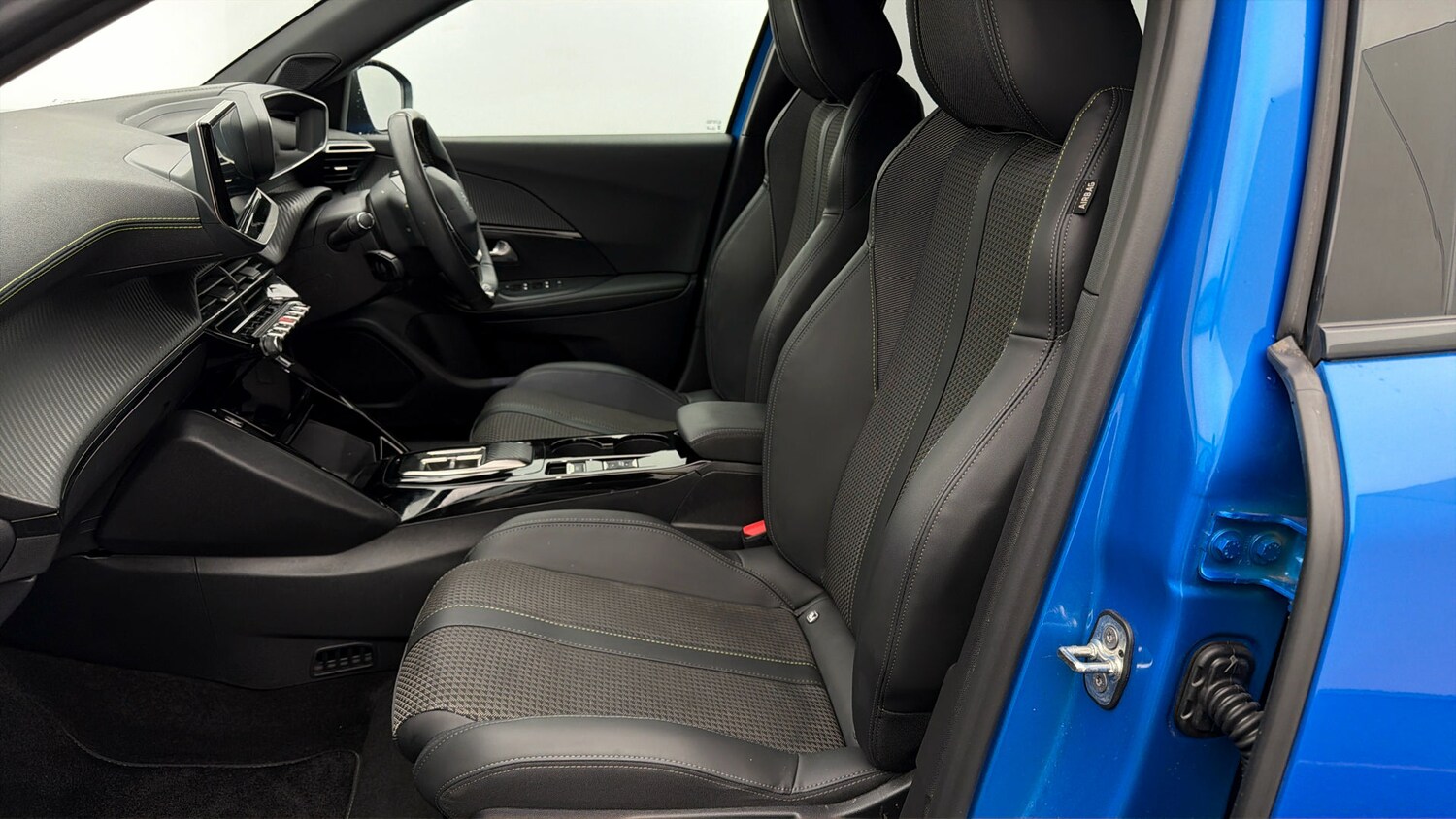 Used Peugeot E-2008 for sale - 78163063: Photo 13