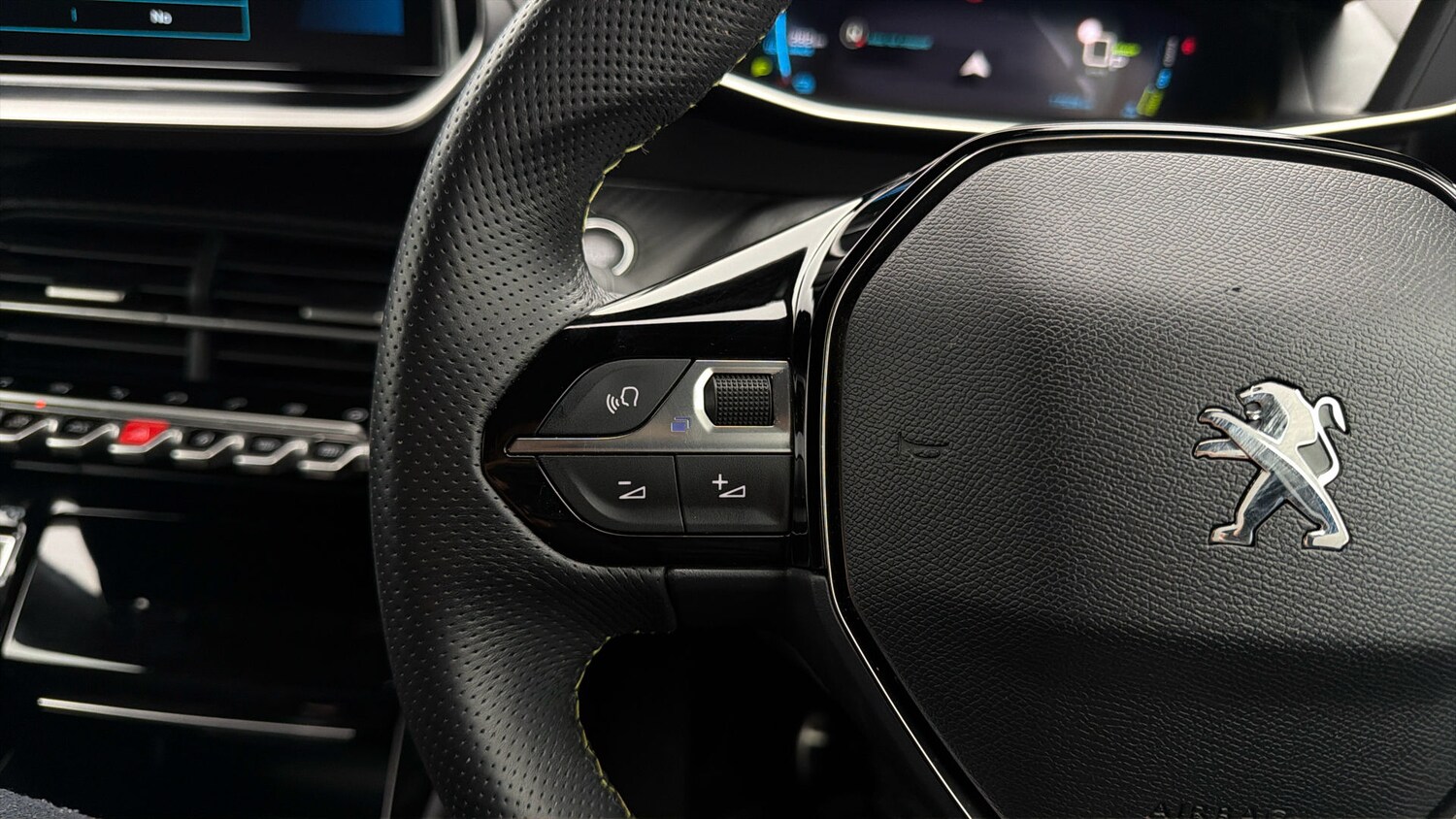 Used Peugeot E-2008 for sale - 78163063: Photo 23