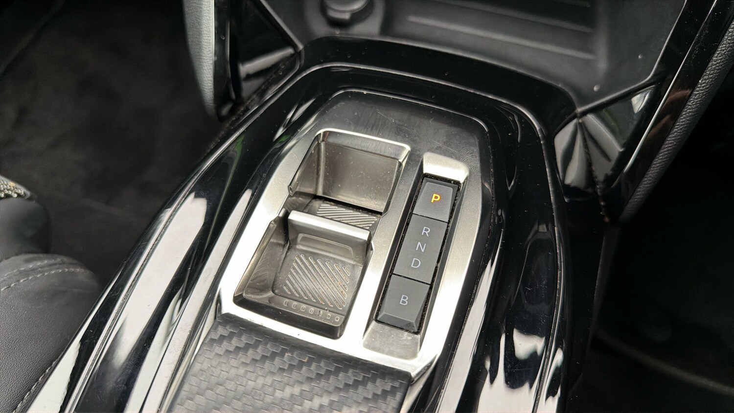 Used Peugeot E-2008 for sale - 78163063: Photo 25