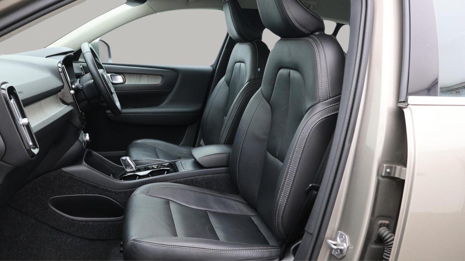 Used Volvo XC40 2020 for sale - 76370141: Photo 15