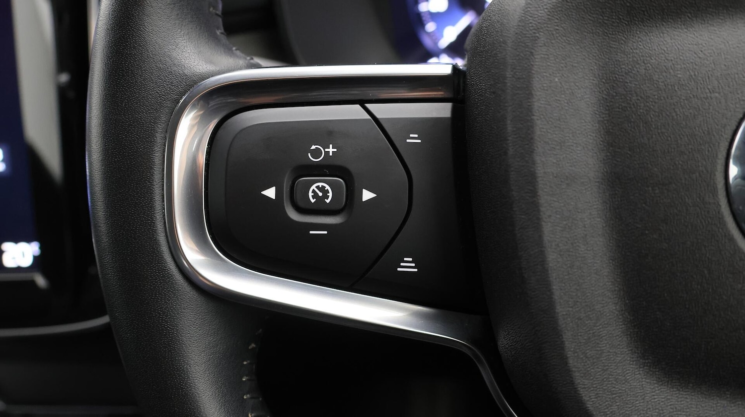 Used Volvo XC40 2020 for sale - 76370141: Photo 24
