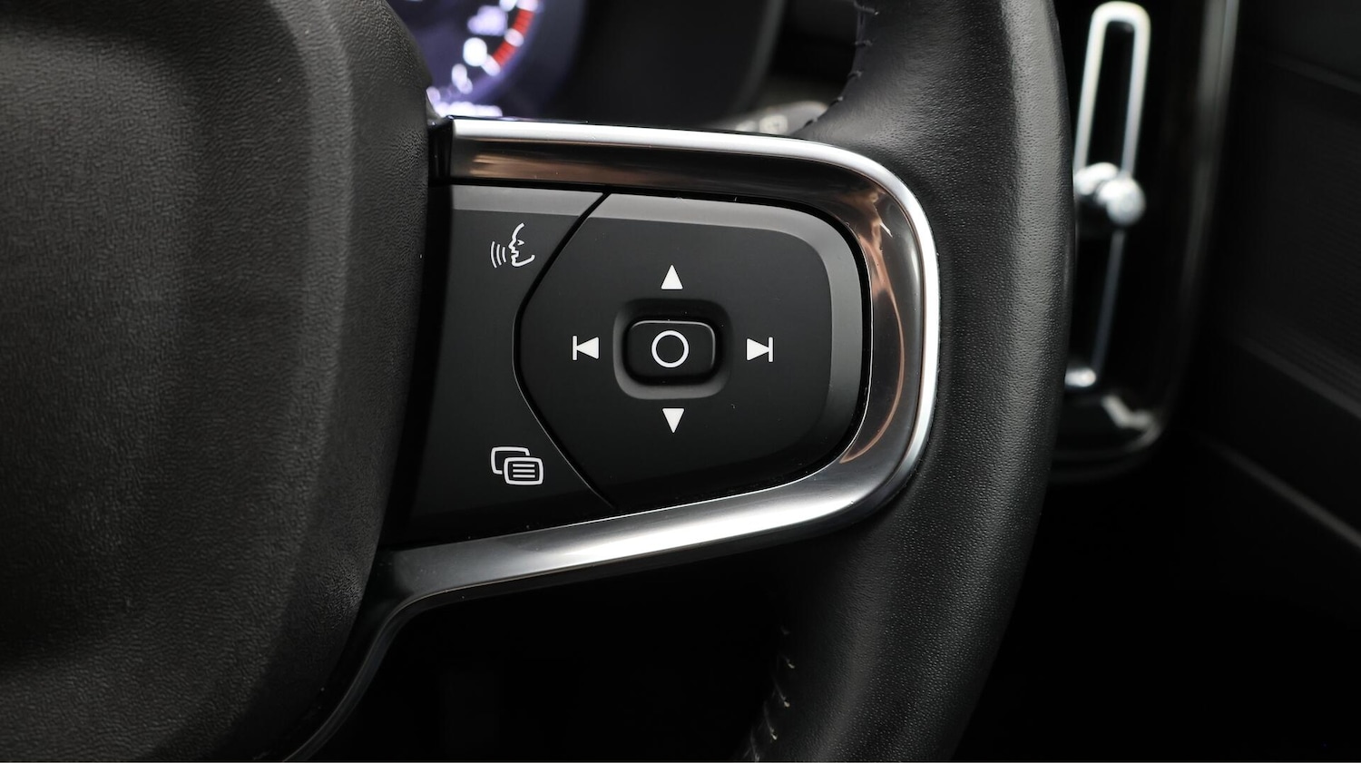 Used Volvo XC40 2020 for sale - 76370141: Photo 25