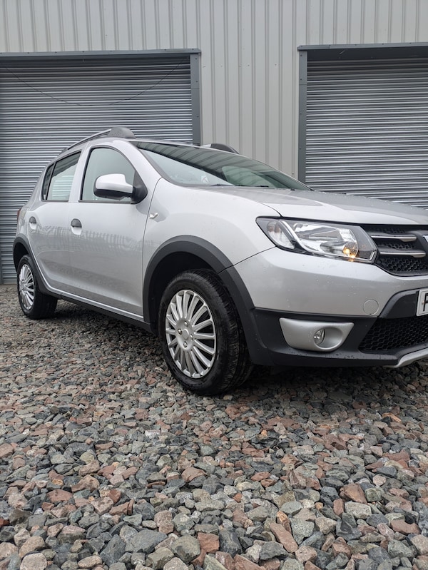 Used Dacia Sandero Stepway 2015 for sale - 76182415: Photo 4
