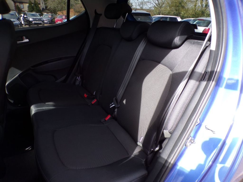 Used Hyundai i10 2019 for sale - 77836272: Photo 9