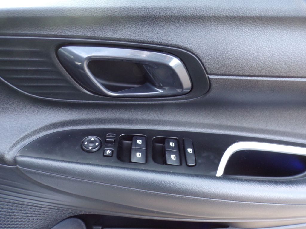 Used Hyundai i20 2022 for sale - 77336611: Photo 19