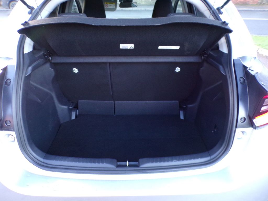 Used Toyota Yaris 2022 for sale - 77336560: Photo 11