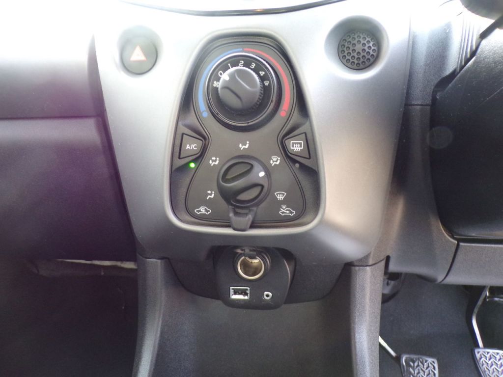 Used Toyota AYGO 2019 for sale - 77336579: Photo 22