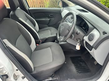 Used Dacia Sandero 2013 for sale - 79697085: Photo