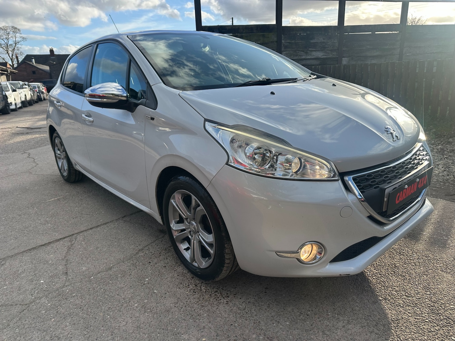 Used Peugeot 208 2015 for sale - 77836735: Photo 2