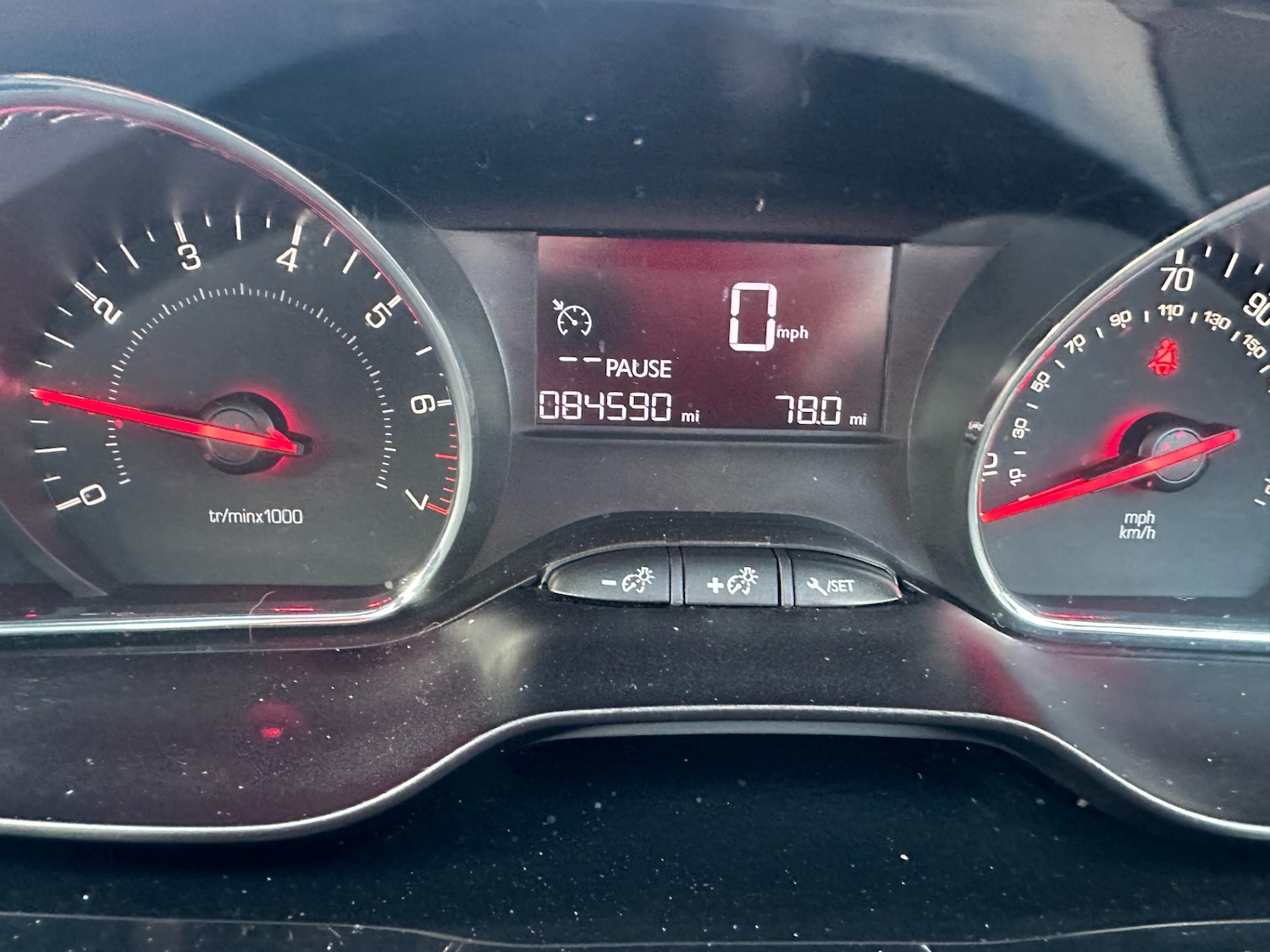 Used Peugeot 208 2015 for sale - 77836735: Photo 24