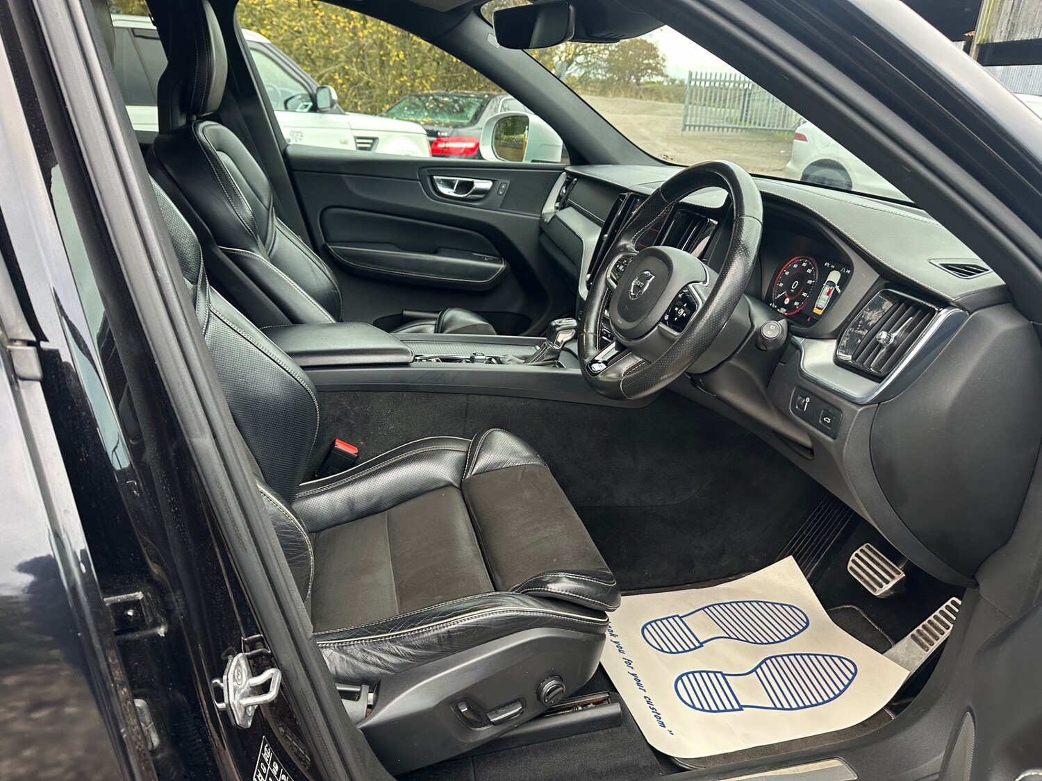 Used Volvo XC60 2017 for sale - 76799525: Photo 11