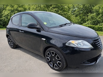 Used Chrysler Ypsilon 2013 for sale - 77801855: Photo