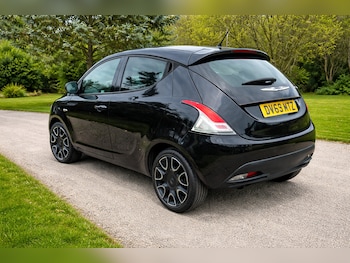 Used Chrysler Ypsilon 2013 for sale - 77801855: Photo