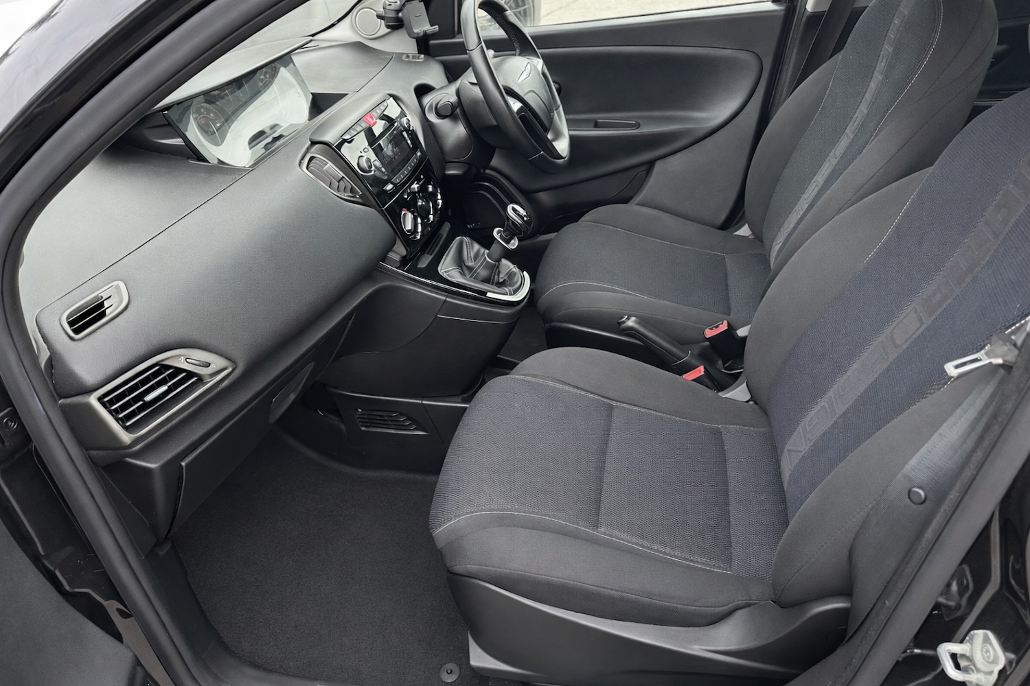 Used Chrysler Ypsilon 2013 for sale - 77801855: Photo 7