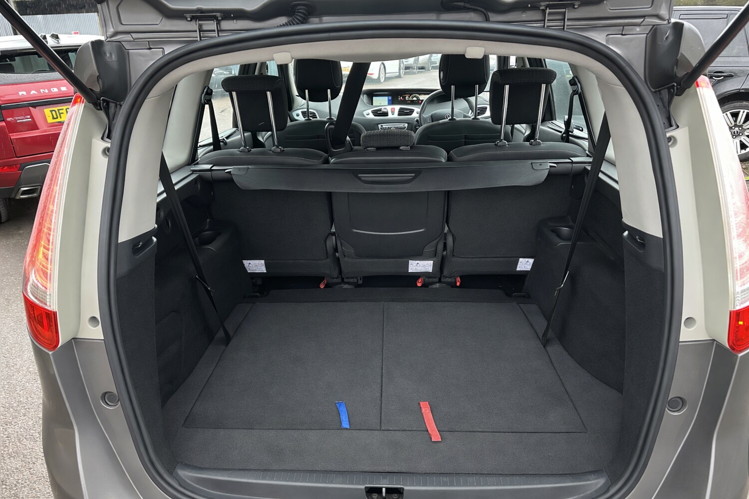 Used Renault Grand Scenic 2011 for sale - 77746400: Photo 11