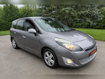Used Renault Grand Scenic 2011 for sale - 77746400: Photo