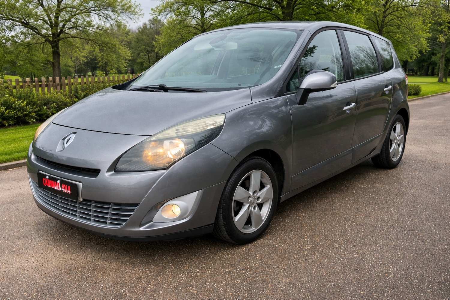 Used Renault Grand Scenic 2011 for sale - 77746400: Photo 2