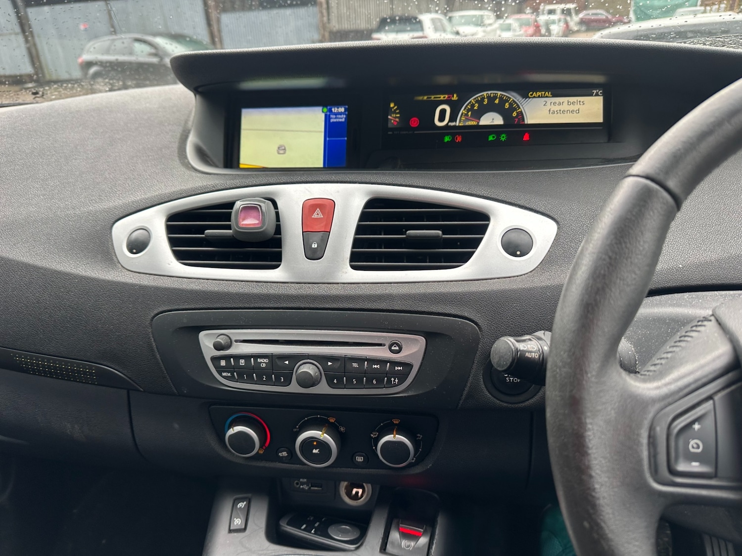 Used Renault Grand Scenic 2011 for sale - 77746400: Photo 6