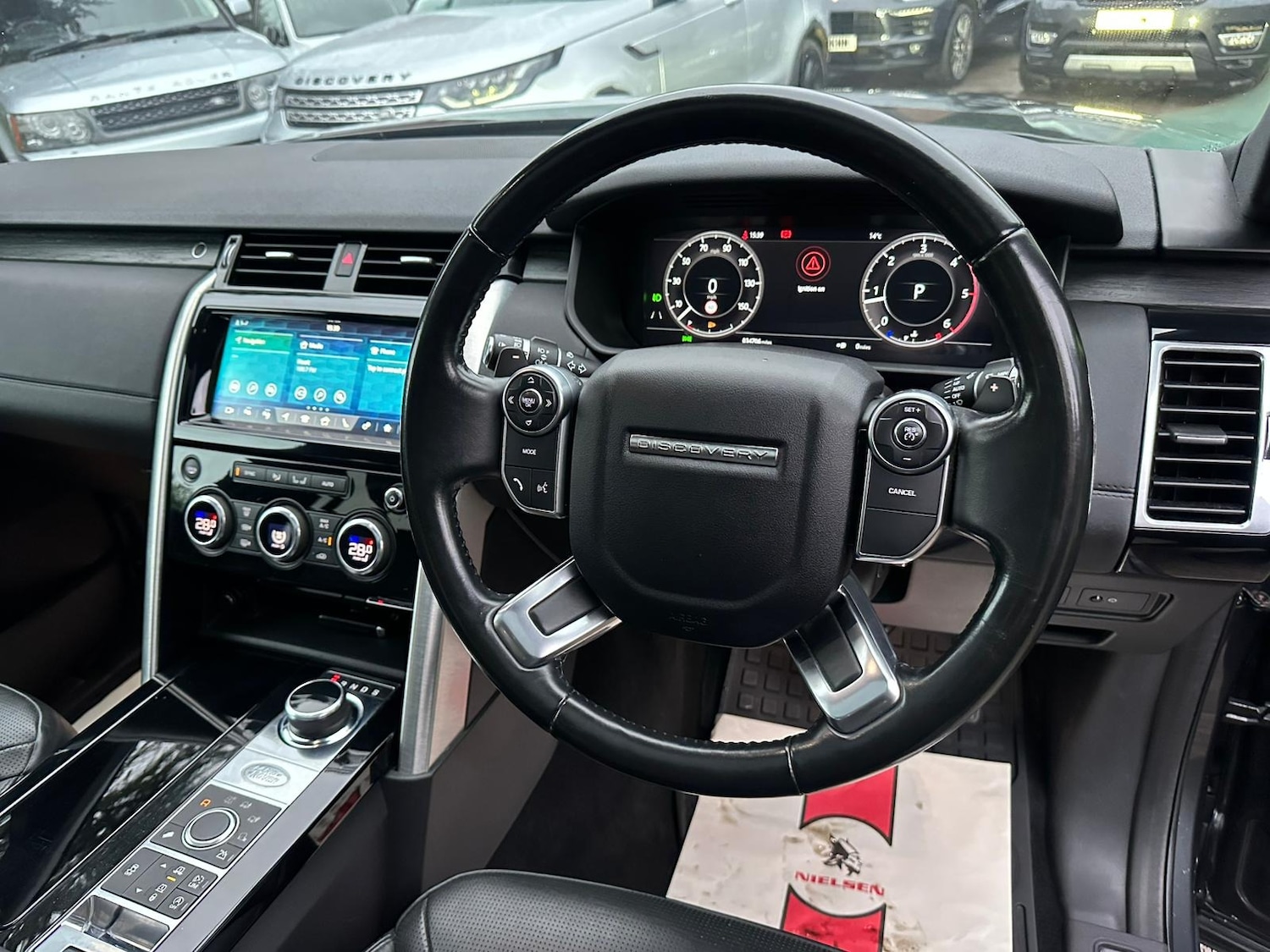 Used Land Rover Discovery 2018 for sale - 76557042: Photo 15