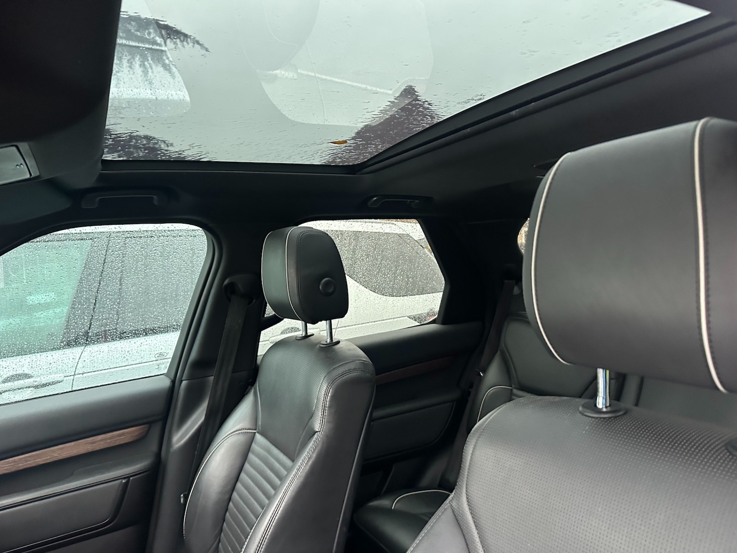 Used Land Rover Discovery 2017 for sale - 76541642: Photo 11