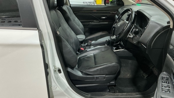 Used Mitsubishi Outlander 2018 for sale - 77045680: Photo 8