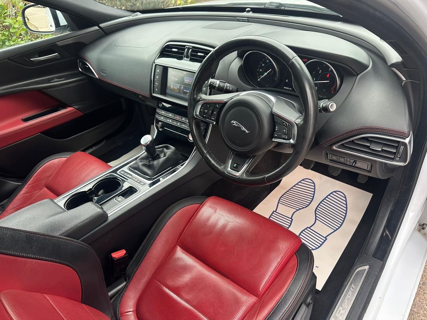 Used Jaguar XE 2017 for sale - 78090705: Photo 3