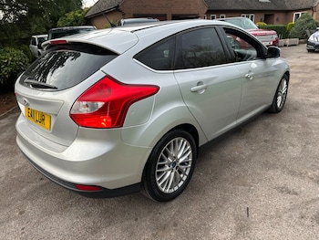 Used Ford Focus 2011 for sale - 76098055: Photo 2