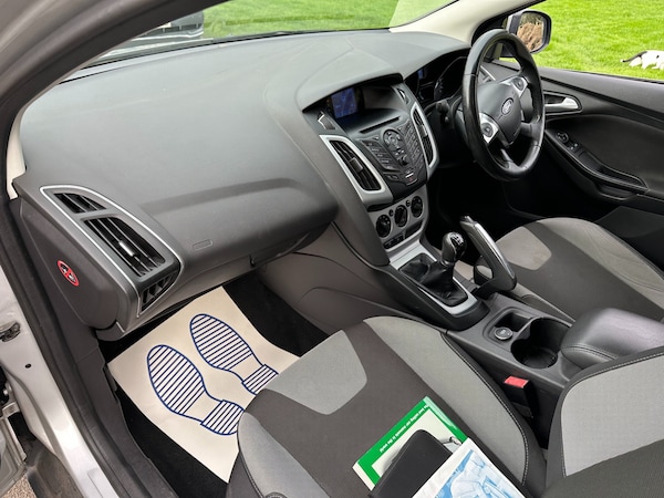 Used Ford Focus 2011 for sale - 76098055: Photo 5