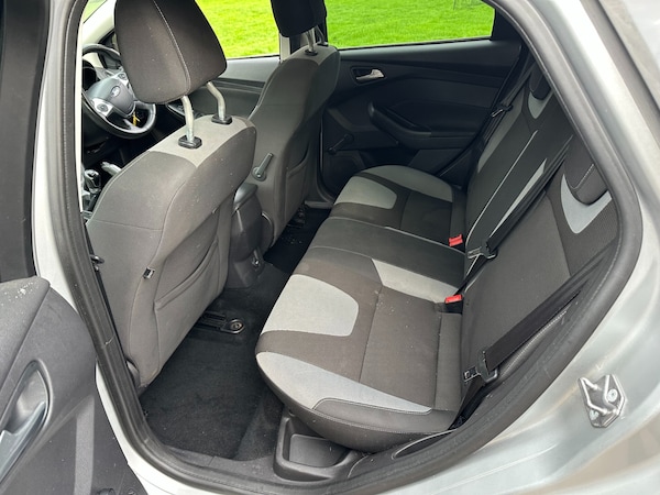 Used Ford Focus 2011 for sale - 76098055: Photo 8