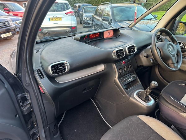 Used Citroen C3 Picasso 2011 for sale - 76217922: Photo 11