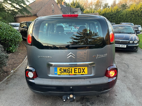 Used Citroen C3 Picasso 2011 for sale - 76217922: Photo 5