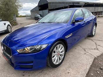 Used Jaguar XE 2017 for sale - 78254057: Photo