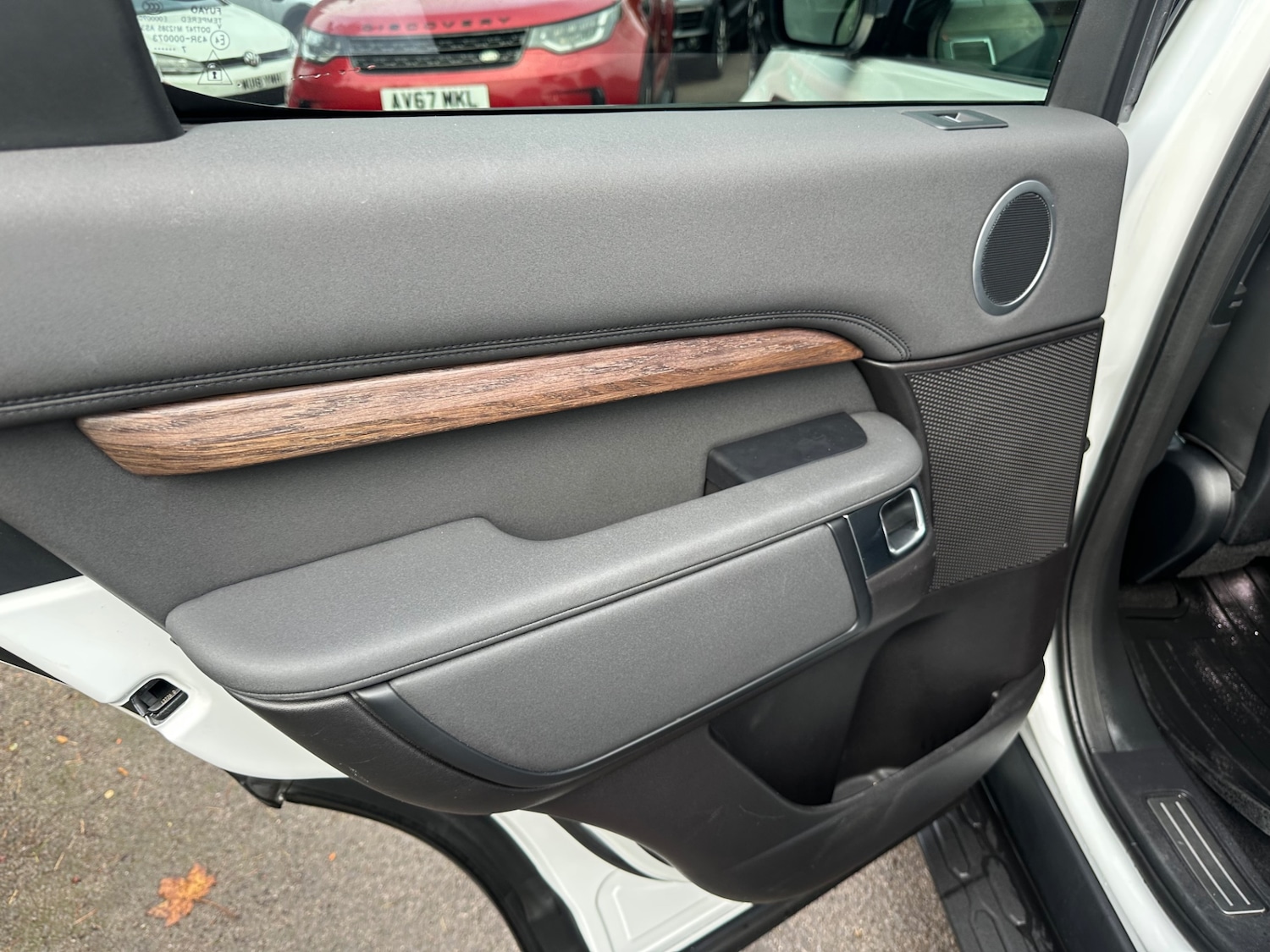 Used Land Rover Discovery 2018 for sale - 76402376: Photo 12