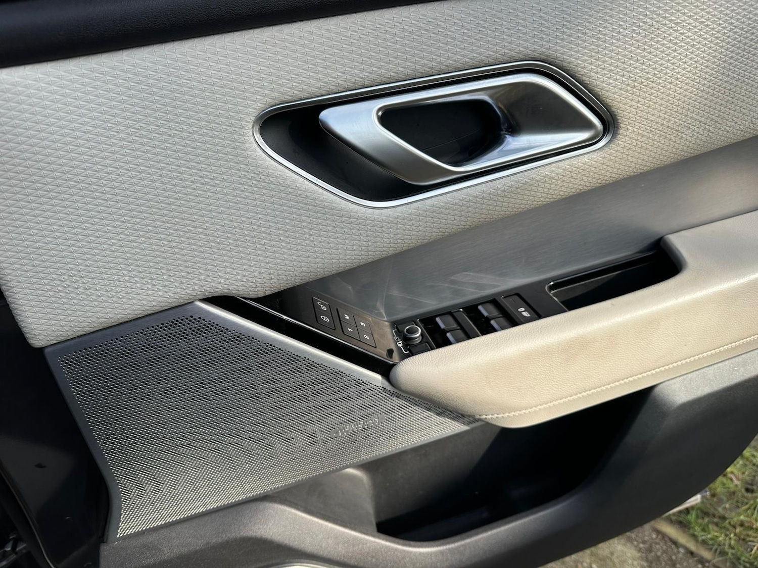 Used Land Rover Range Rover Velar 2018 for sale - 77379501: Photo 29