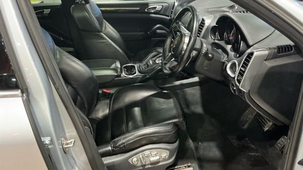 Used Porsche Cayenne 2015 for sale - 77391774: Photo 8