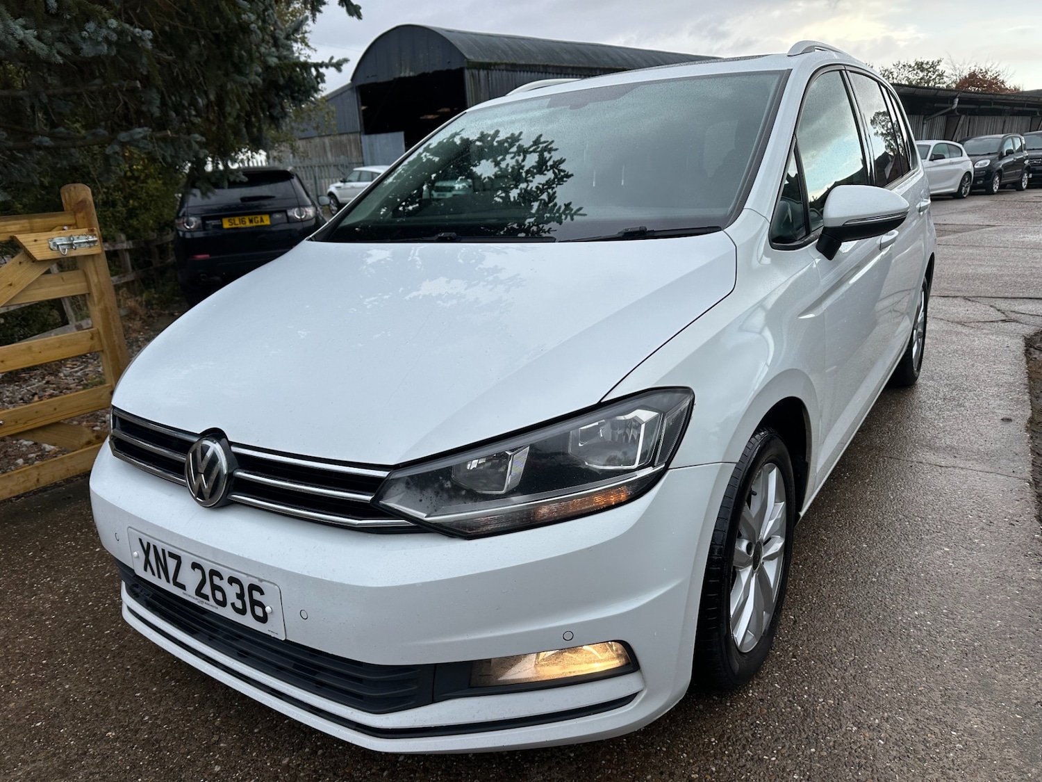 Used Volkswagen Touran 2016 for sale - 76384742: Photo 1