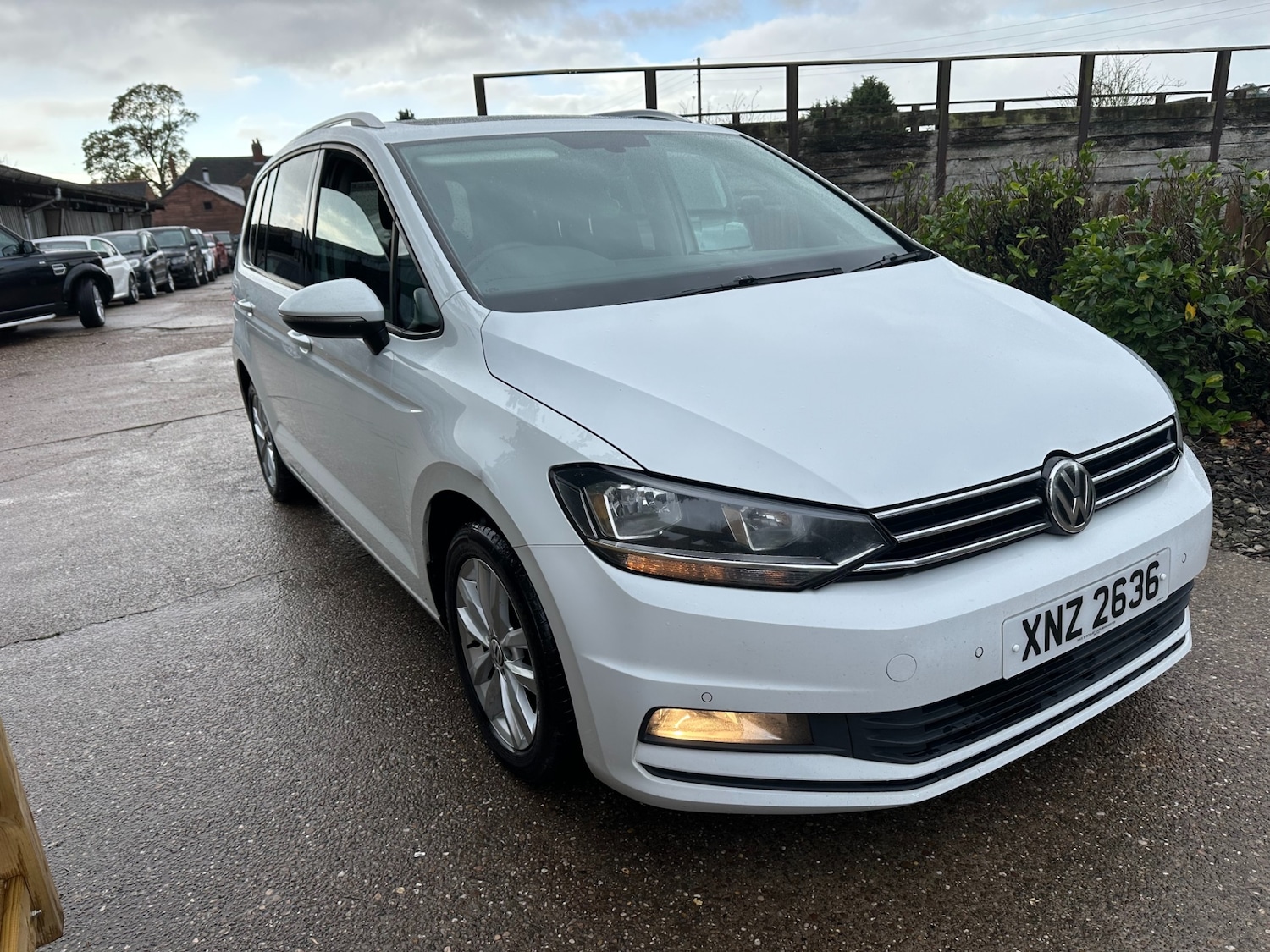 Used Volkswagen Touran 2016 for sale - 76384742: Photo 2